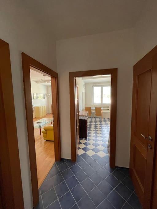 Apartman Obchodna Bratislava Buitenkant foto
