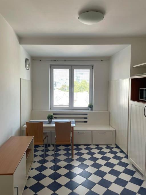 Apartman Obchodna Bratislava Buitenkant foto